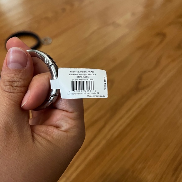 Vera Bradley bracelet key ring card case, nwt - Picture 4 of 4